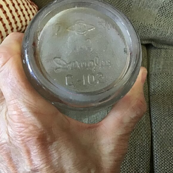 Artesian Beverages Glass Bottle - Dubuque, Ia. - 24 oz. Collectible Bottle- Iowa - Picture 4 of 7